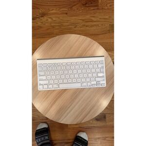 Apple A1314 Wireless Keyboard - MC184LL/B
